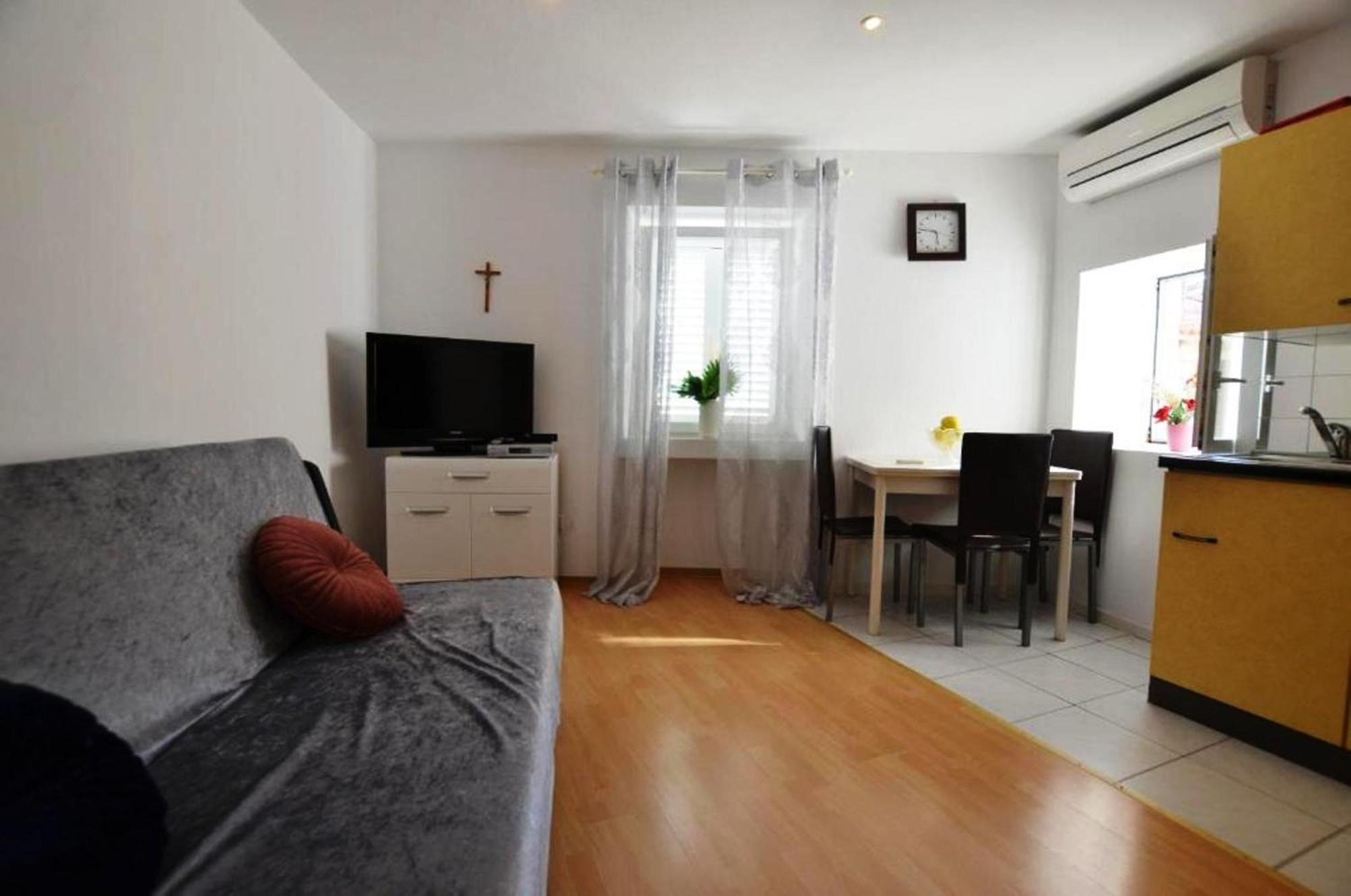 Augusta Apartment Ровинь Экстерьер фото